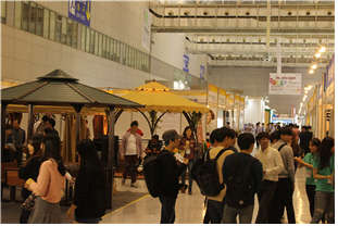 지난 7일부터 9일까지 3일간 김대중컨벤션센터에서 광주MBC '친환경 광주건축박람회', 광주옥외광고협회 '광주옥외광고대상전'과 병행해 역대 최대 규모로 개최한 '2015 국제광산업전시회'가 광 관련 기업 및  관계자들의 뜨거운 관심과 호응 속에 개최됐다. 한국광산업진흥회 제공